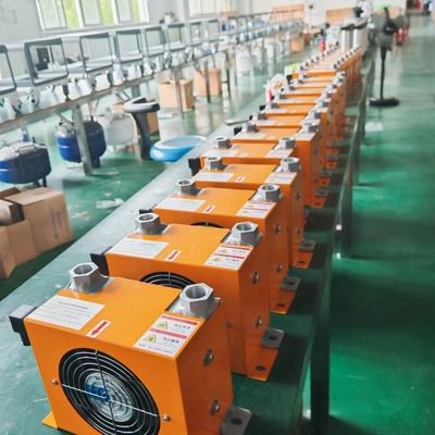 220V 60L ডেন্টাল এয়ার কম্প্রেসার সঙ্গে এয়ার ড্রায়ার তেল মুক্ত নীরব মেডিকেল এয়ার কম্প্রেসার 4 ডেন্টাল ইউনিট জন্য