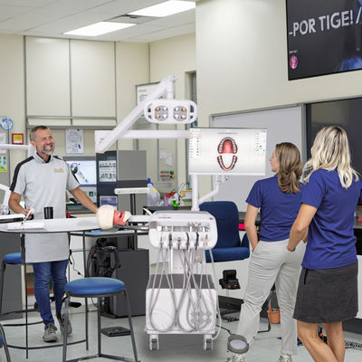 কলেজ প্রশিক্ষণের জন্য মৌখিক সিমুলেশন সিস্টেম উন্নত ডেন্টাল সিমুলেশন প্রশিক্ষণ সিস্টেম কম্প্রেসার এবং সার্জিক্যাল লাইট সহ